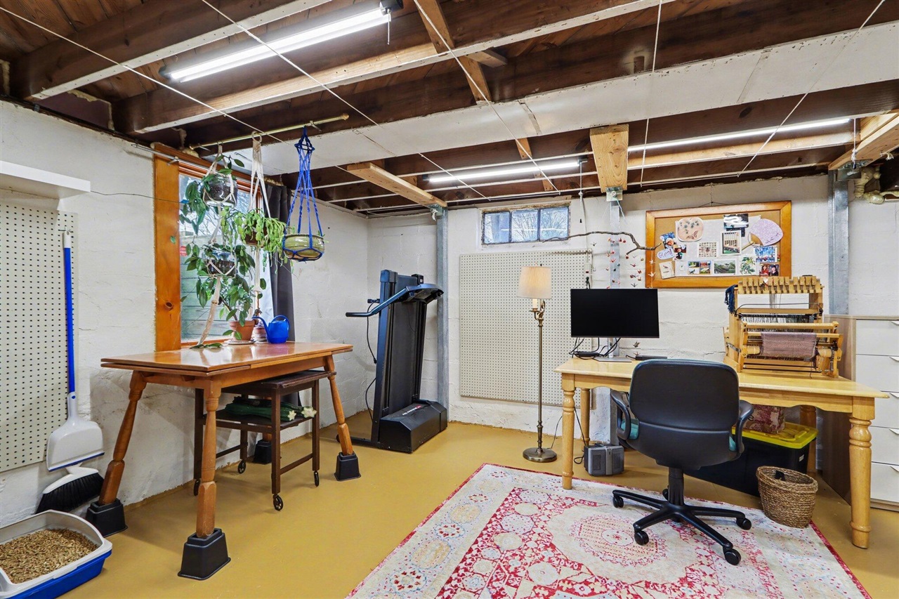 313 W G Avenue, Kalamazoo, MI, 49004-3002