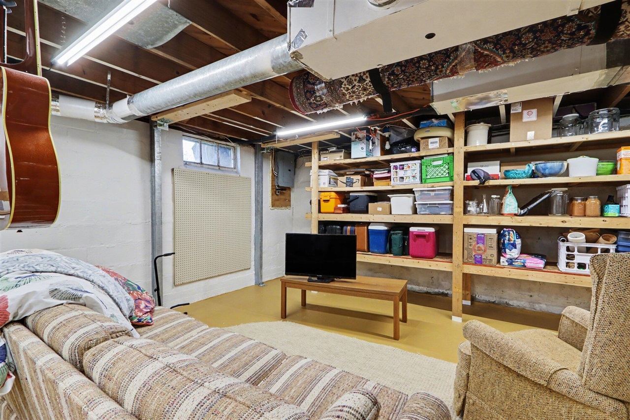 313 W G Avenue, Kalamazoo, MI, 49004-3002