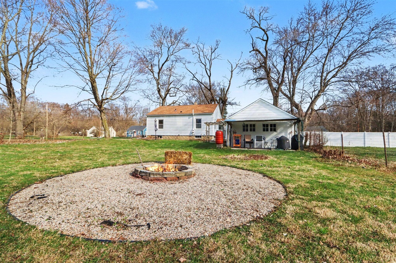 313 W G Avenue, Kalamazoo, MI, 49004-3002