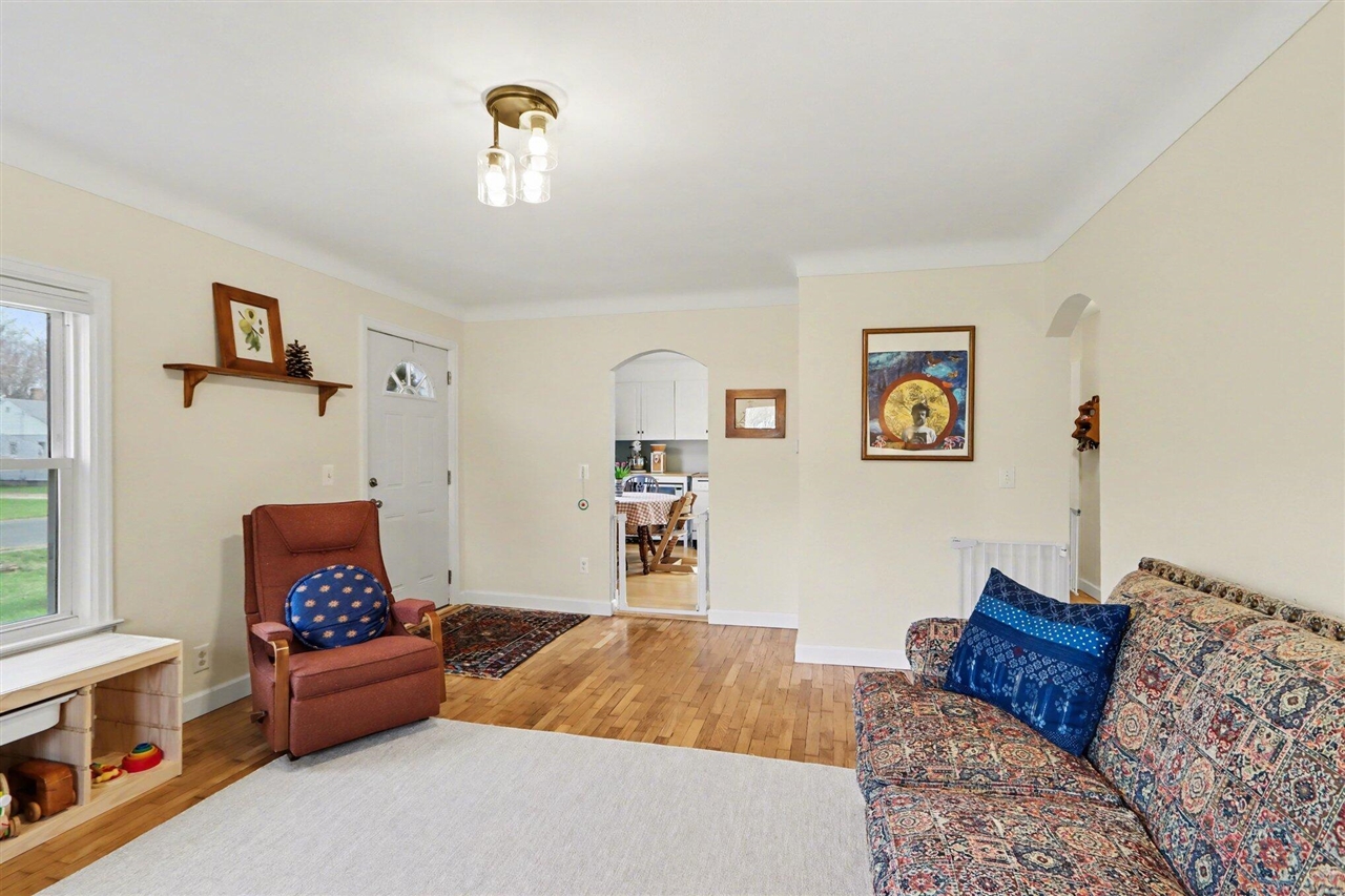 313 W G Avenue, Kalamazoo, MI, 49004-3002