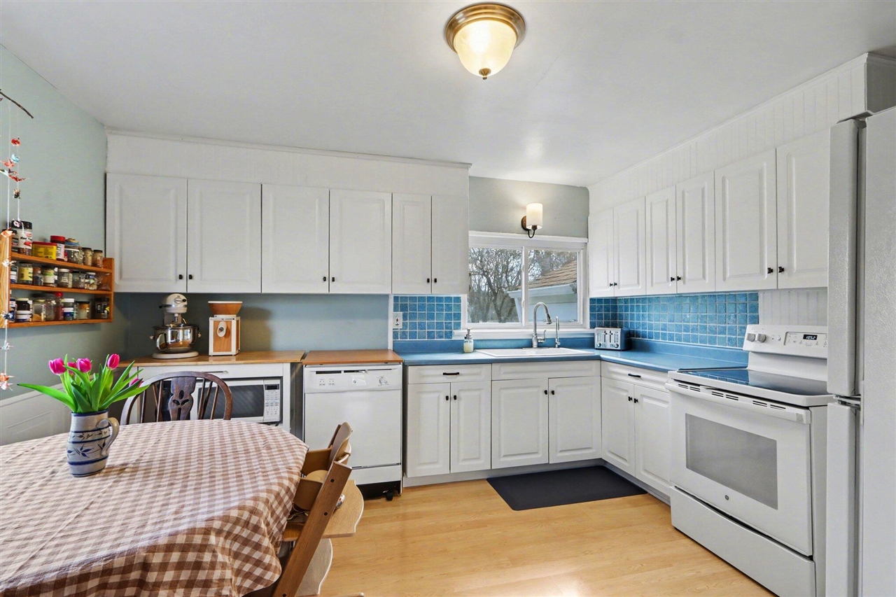 313 W G Avenue, Kalamazoo, MI, 49004-3002