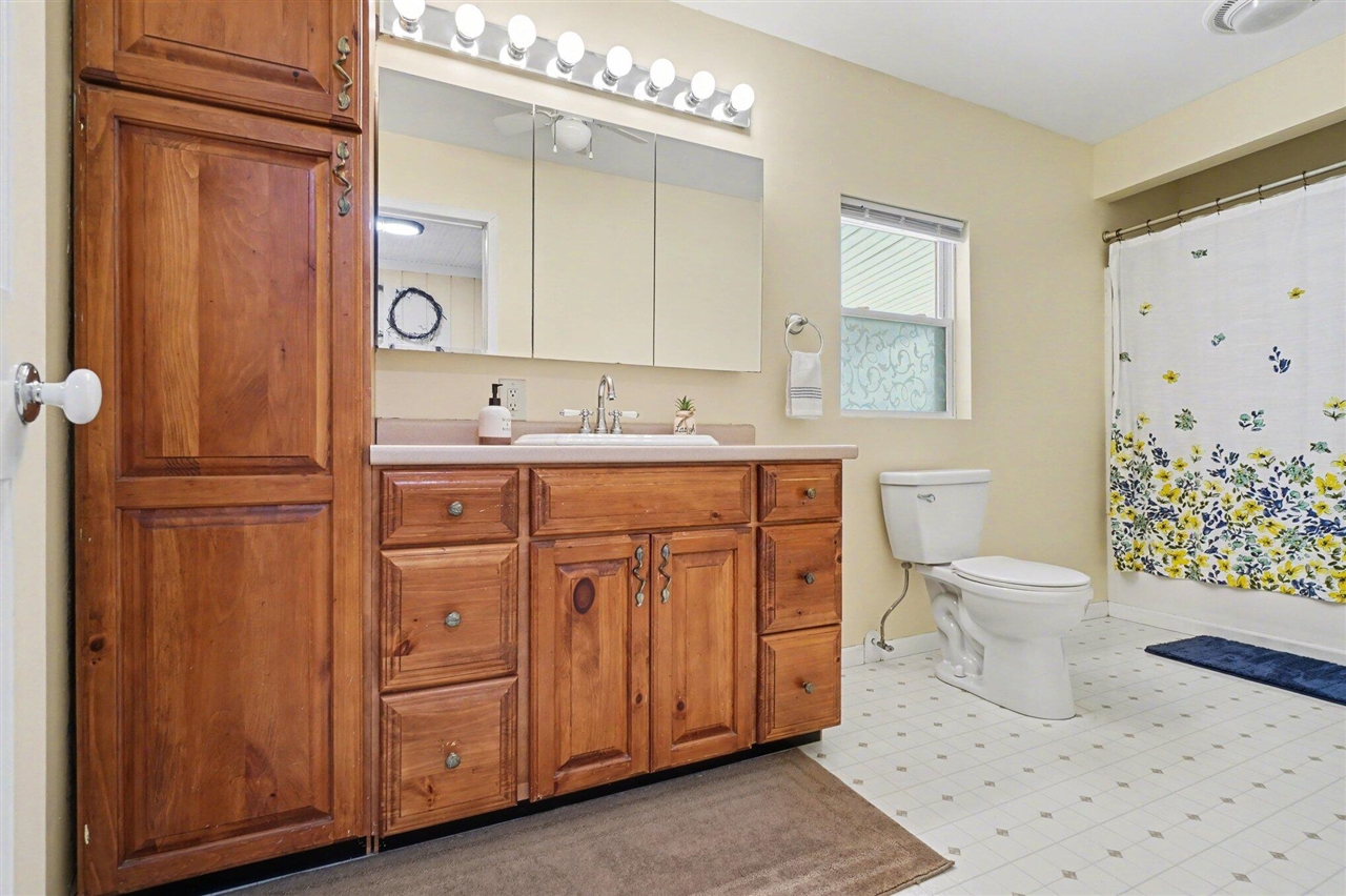 09741 26th Street, Gobles, MI, 49055-9134