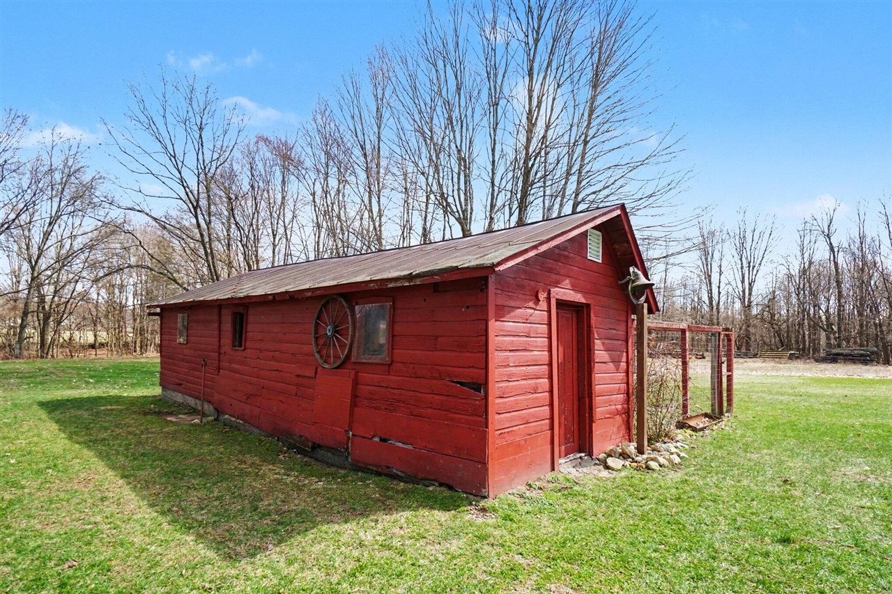 09741 26th Street, Gobles, MI, 49055-9134