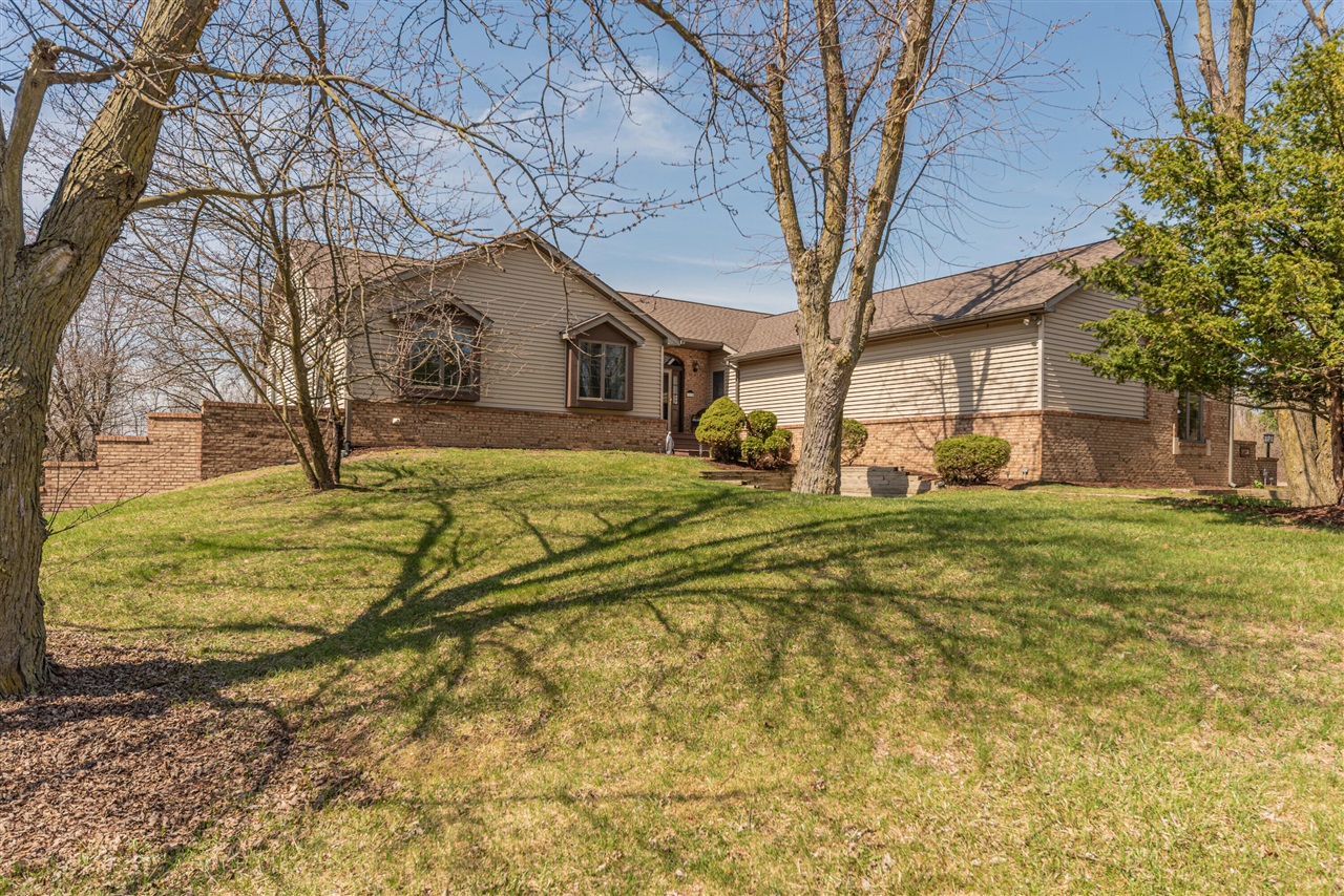 9138 Warner Road, Saline, MI, 48176-9301