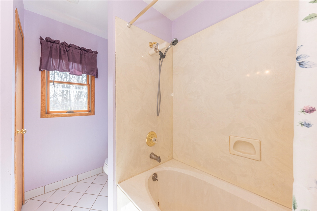 9138 Warner Road, Saline, MI, 48176-9301