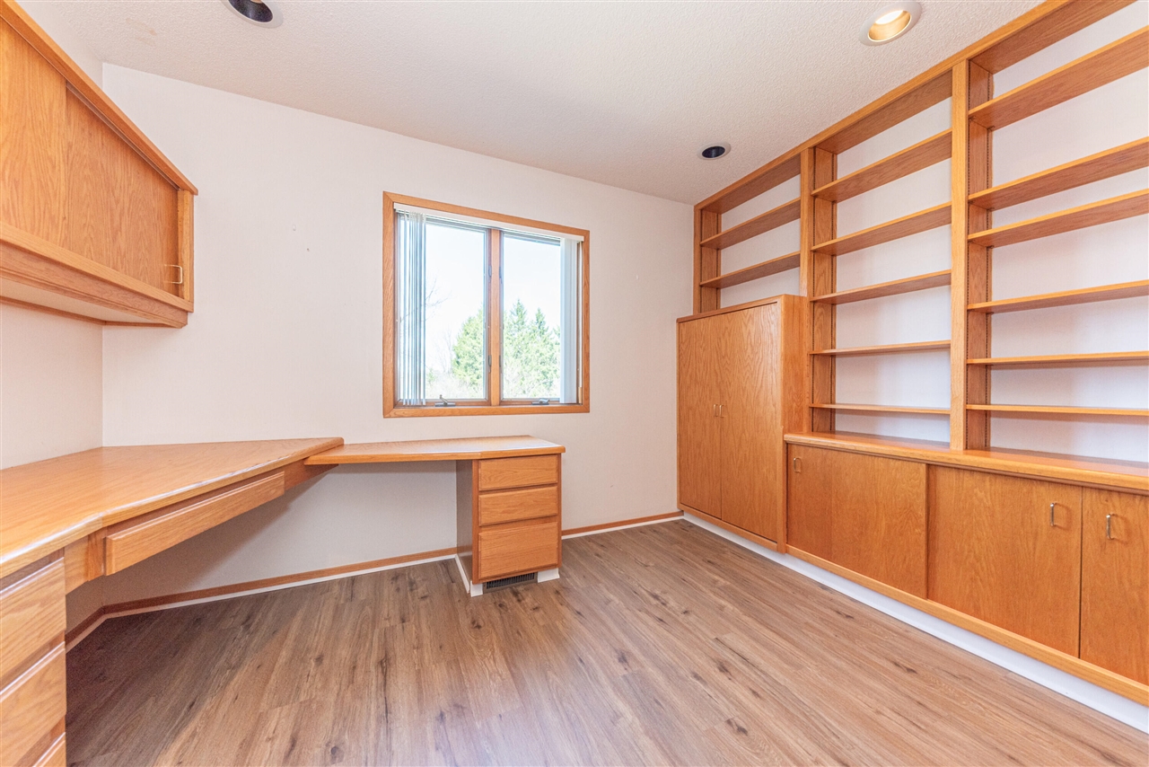 9138 Warner Road, Saline, MI, 48176-9301