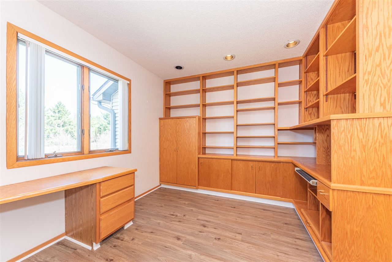 9138 Warner Road, Saline, MI, 48176-9301