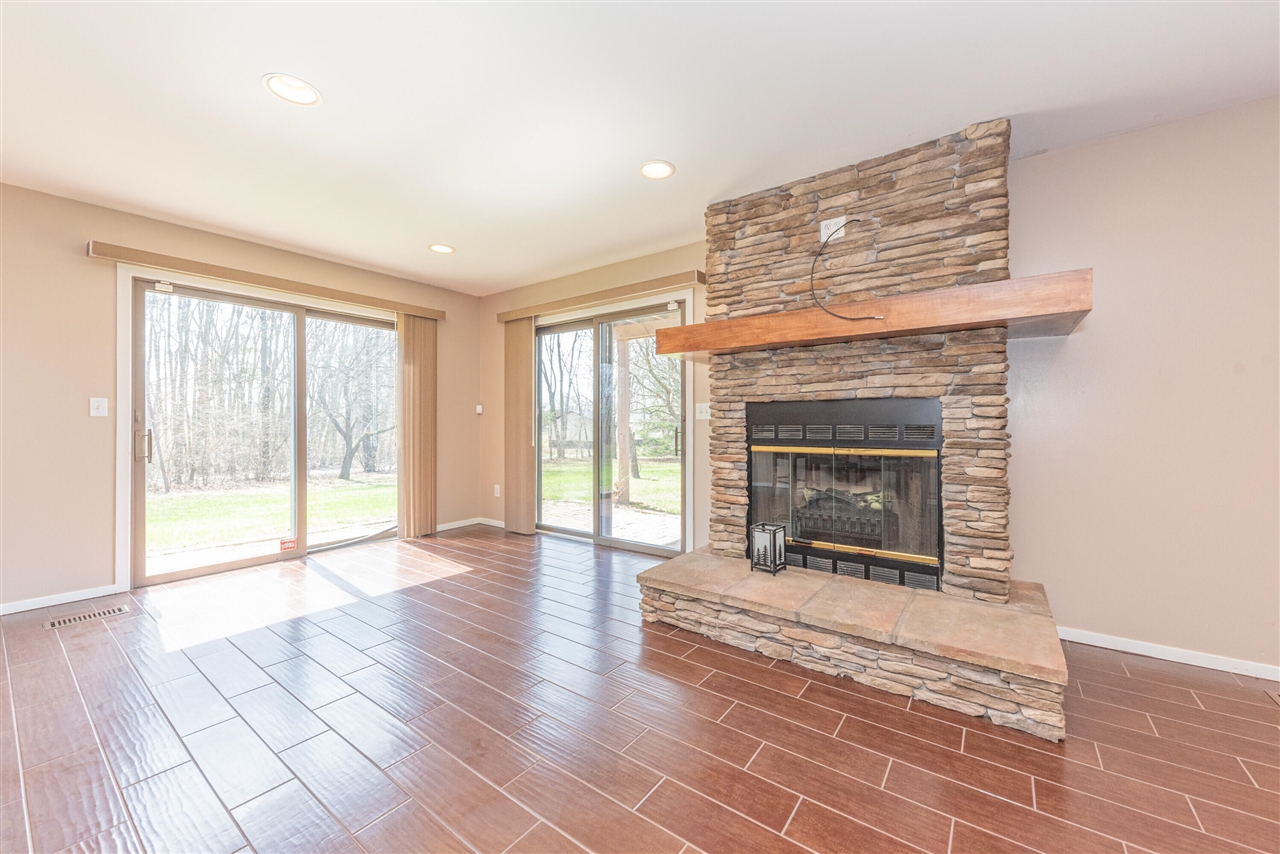 9138 Warner Road, Saline, MI, 48176-9301