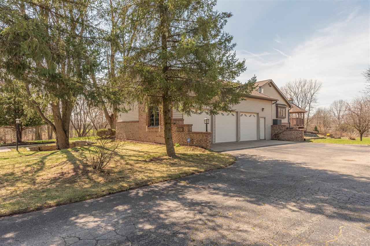 9138 Warner Road, Saline, MI, 48176-9301