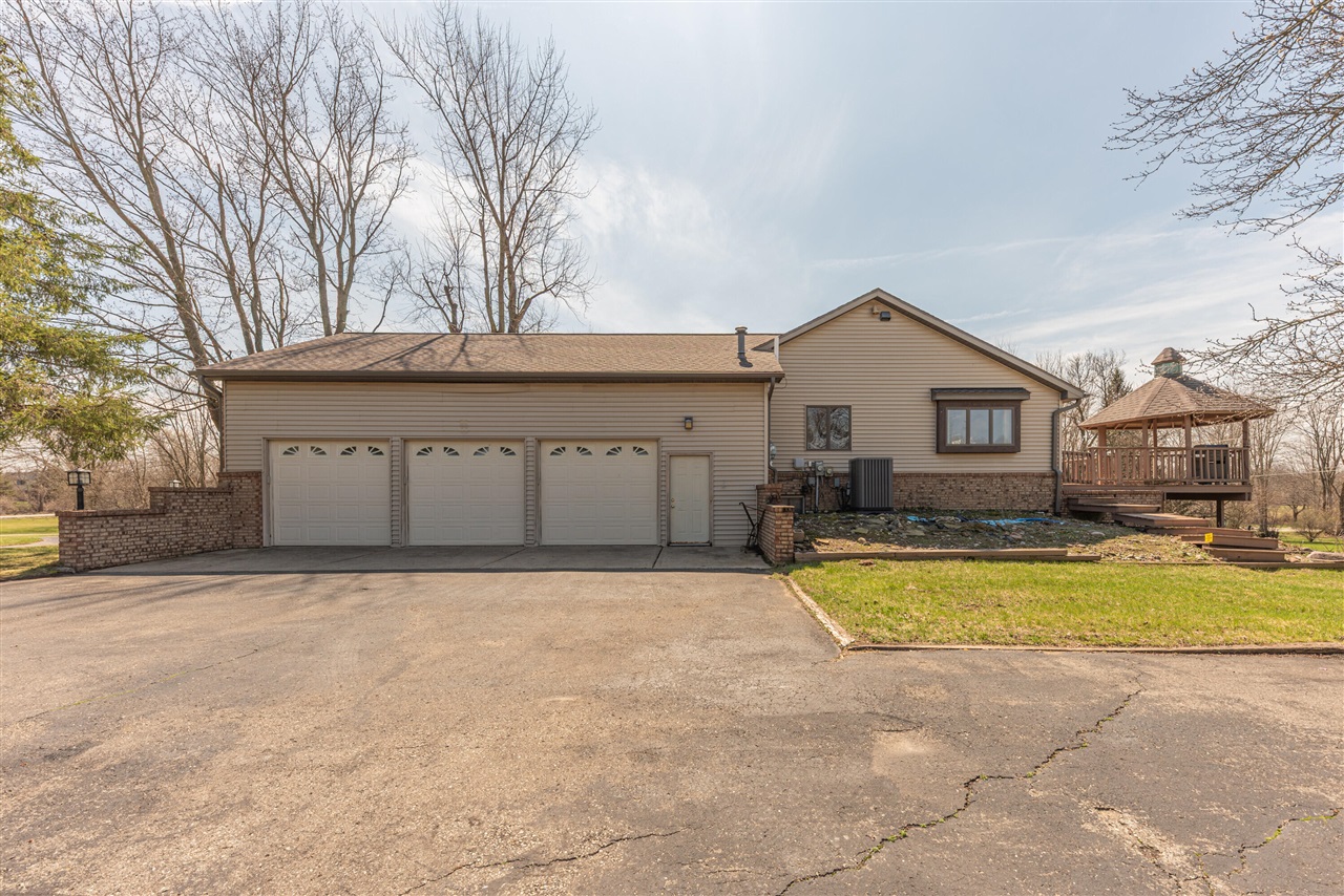 9138 Warner Road, Saline, MI, 48176-9301