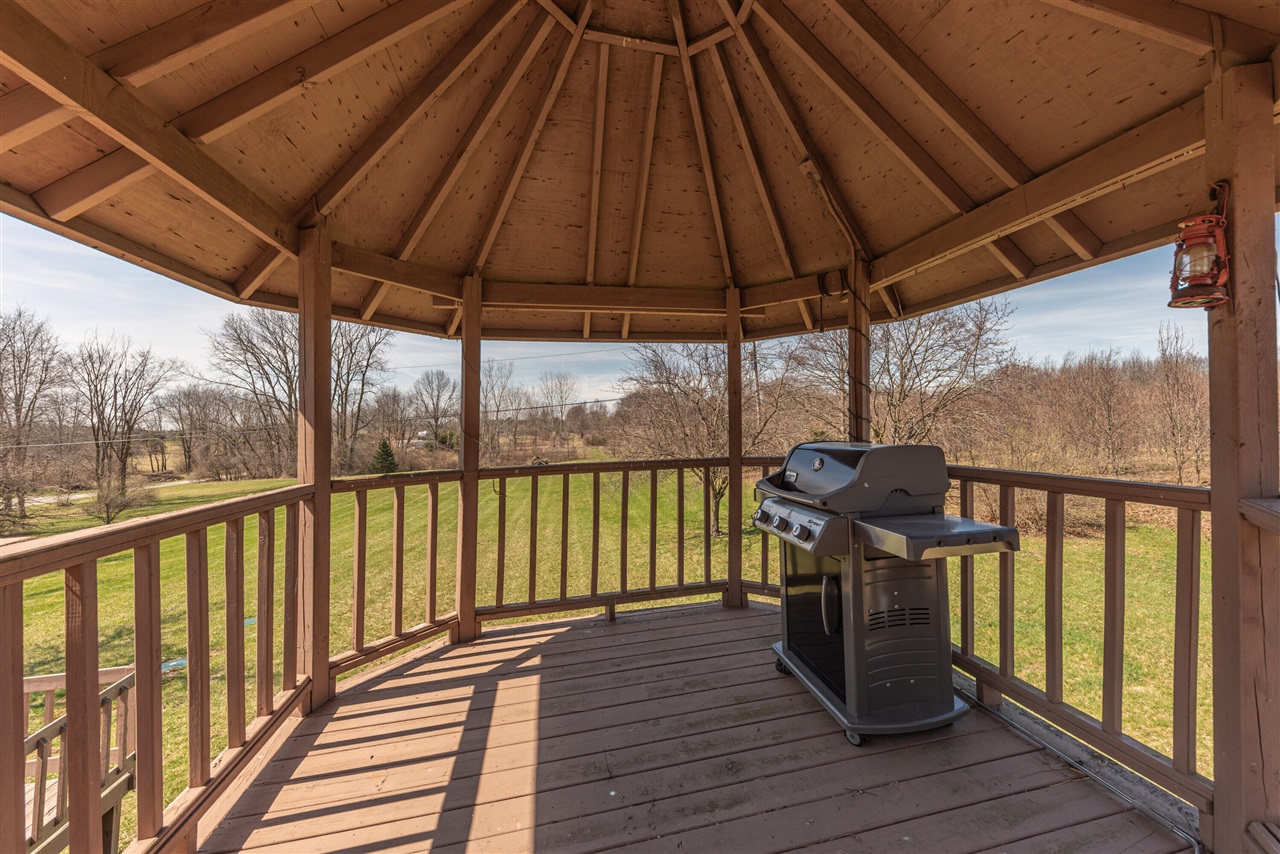 9138 Warner Road, Saline, MI, 48176-9301