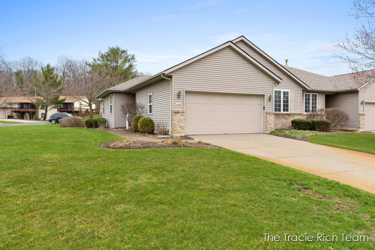 4889 Castle Hill Court, Rockford, MI, 49341-7636