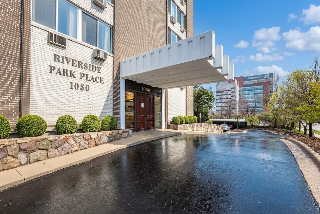 Clinton Township, MI, 48038