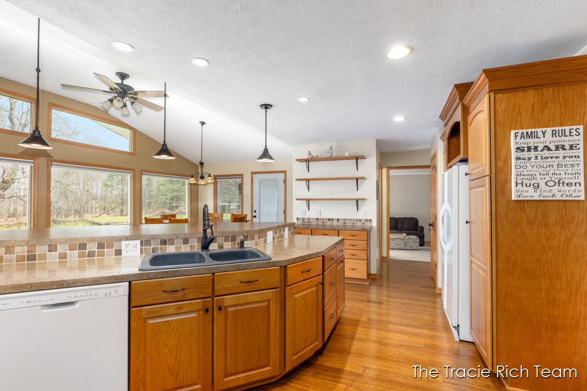 6640 Pine Island Drive, Comstock Park, MI, 49321-9538