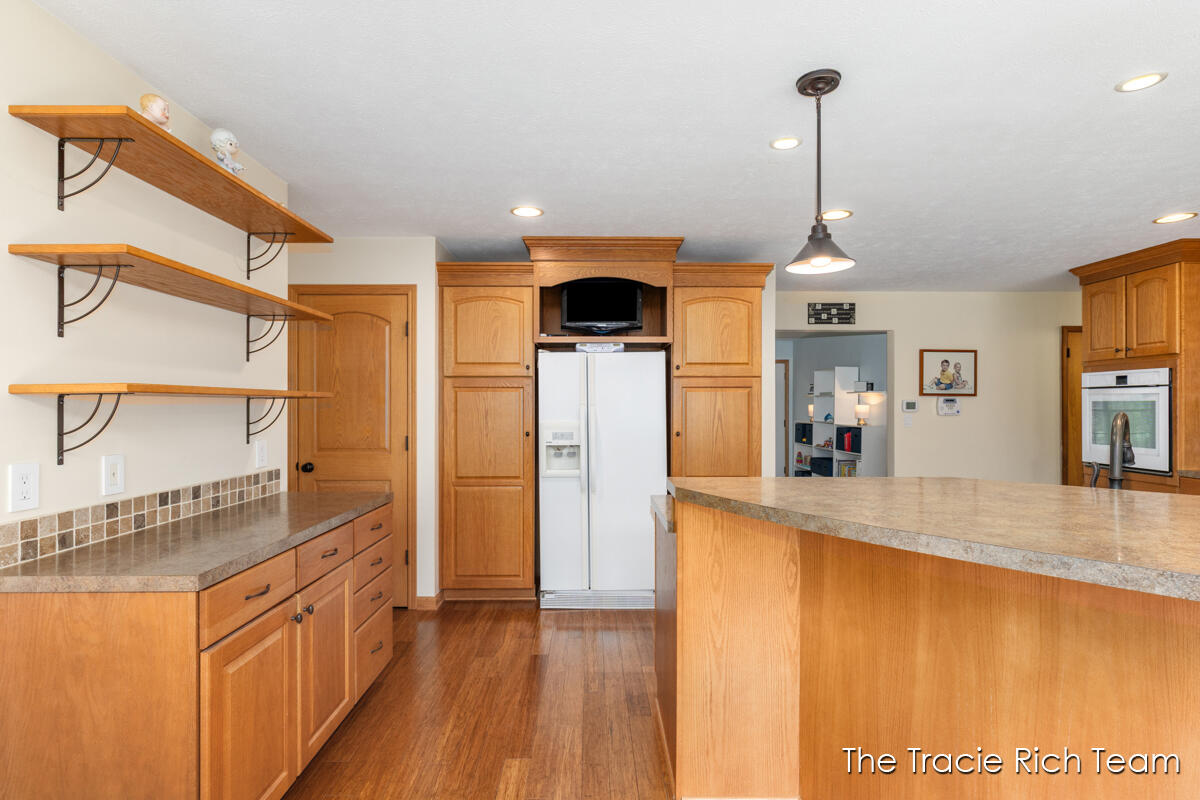 6640 Pine Island Drive, Comstock Park, MI, 49321-9538