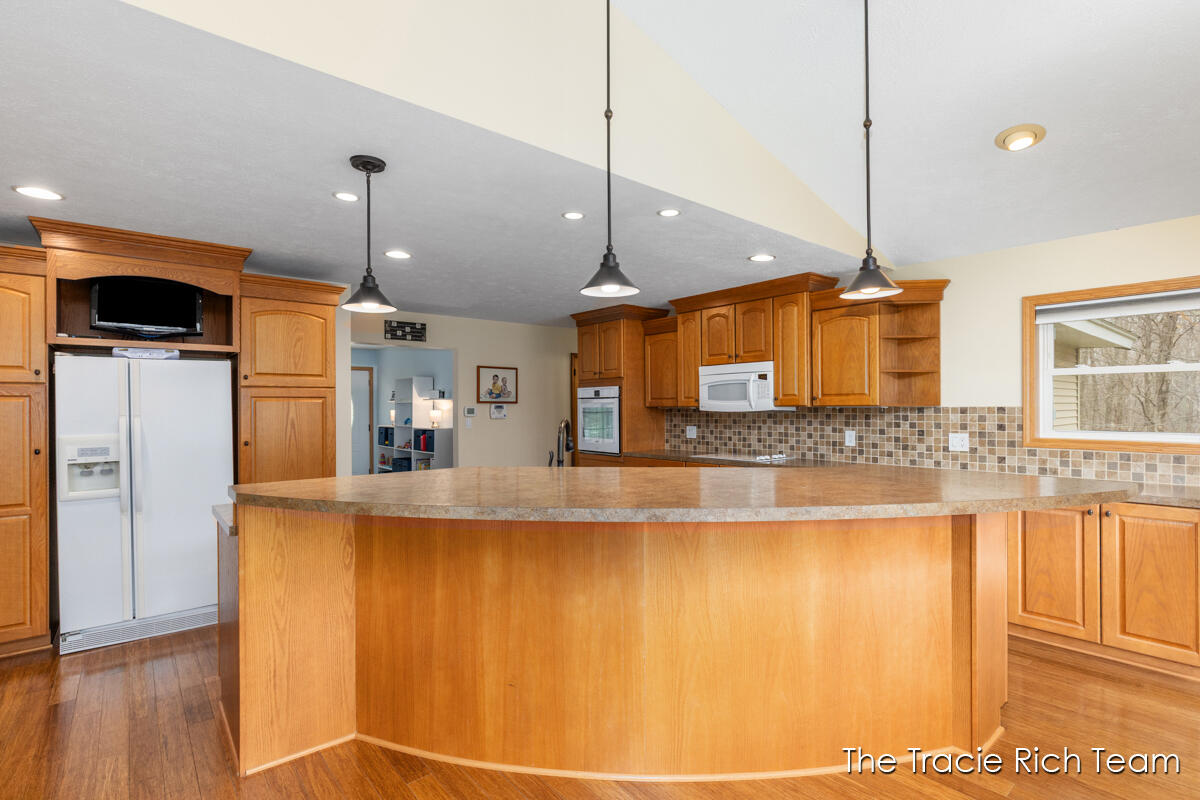 6640 Pine Island Drive, Comstock Park, MI, 49321-9538