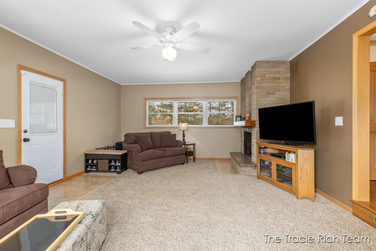 6640 Pine Island Drive, Comstock Park, MI, 49321-9538