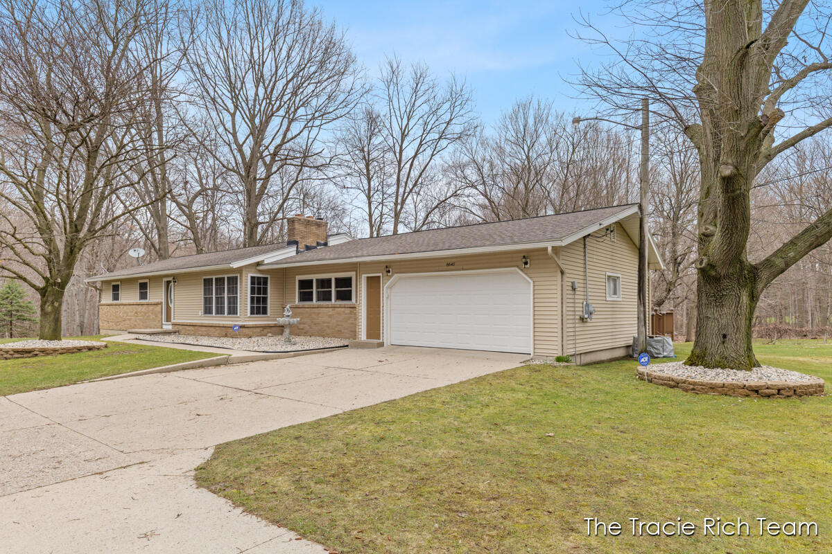 6640 Pine Island Drive, Comstock Park, MI, 49321-9538