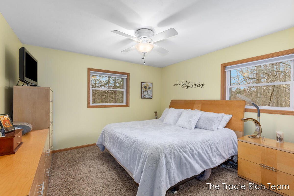 6640 Pine Island Drive, Comstock Park, MI, 49321-9538