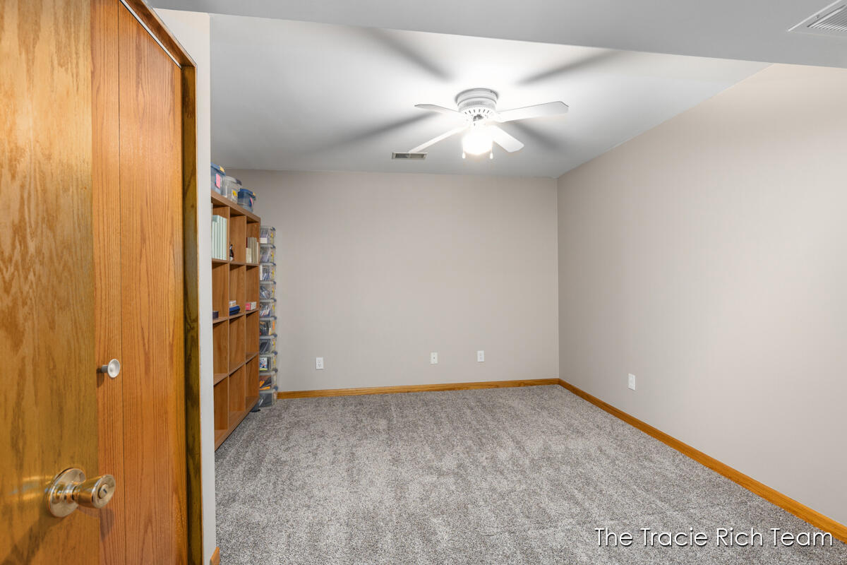 6640 Pine Island Drive, Comstock Park, MI, 49321-9538