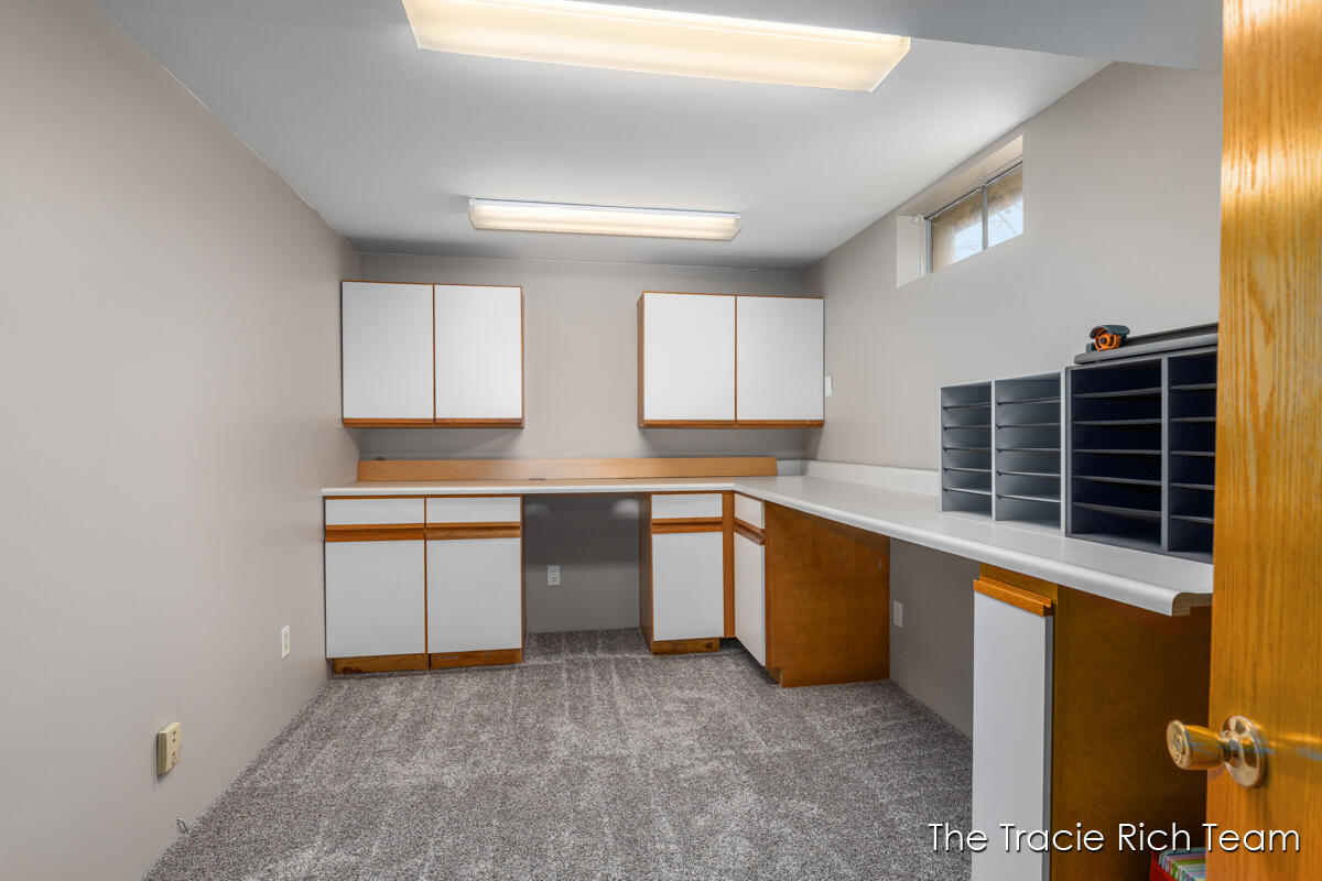 6640 Pine Island Drive, Comstock Park, MI, 49321-9538