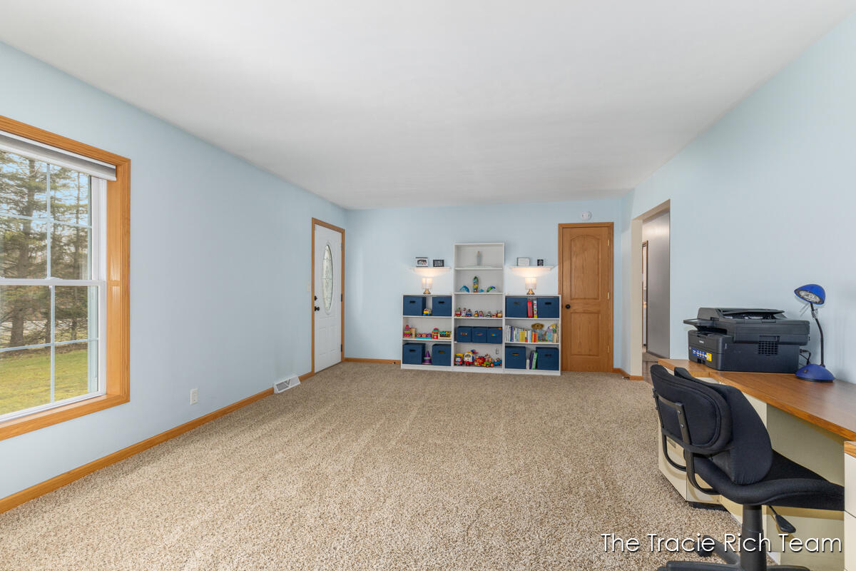 6640 Pine Island Drive, Comstock Park, MI, 49321-9538