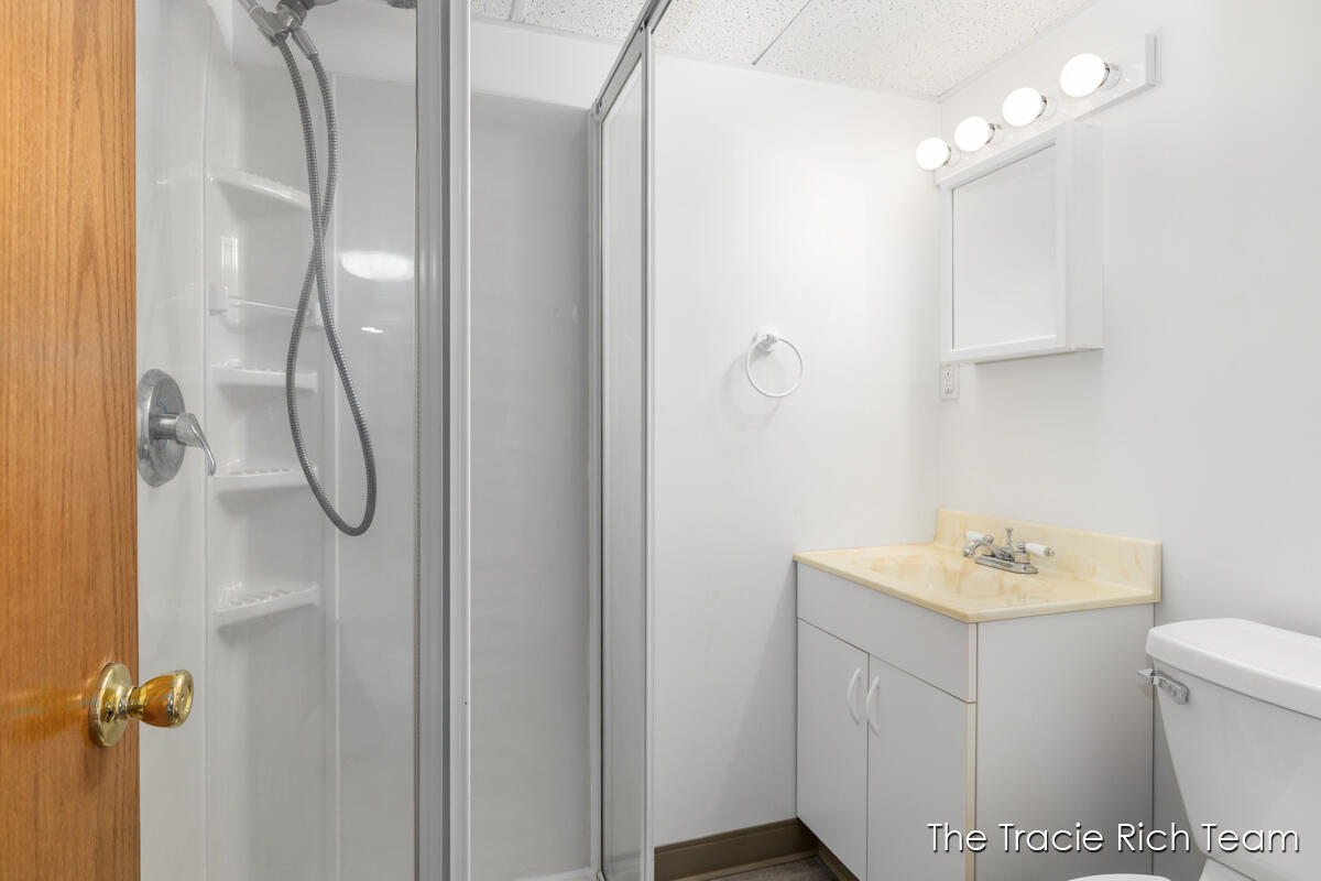 6640 Pine Island Drive, Comstock Park, MI, 49321-9538