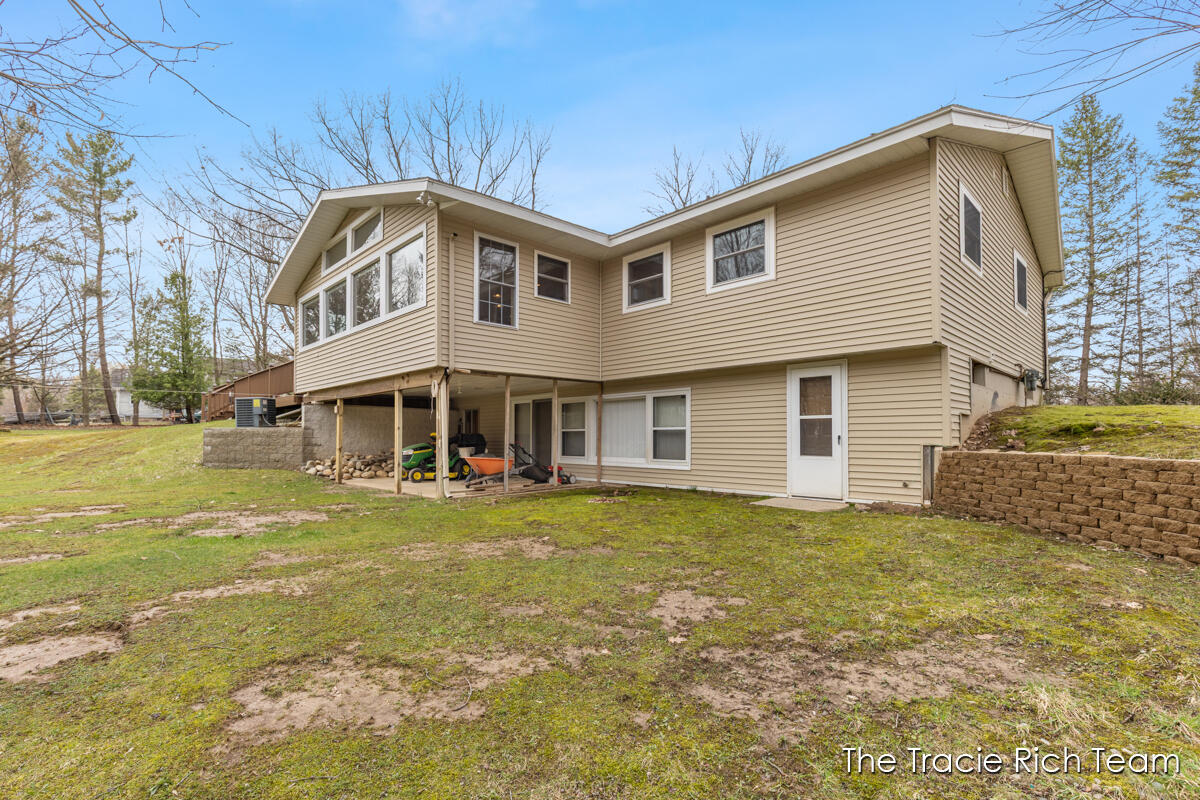 6640 Pine Island Drive, Comstock Park, MI, 49321-9538