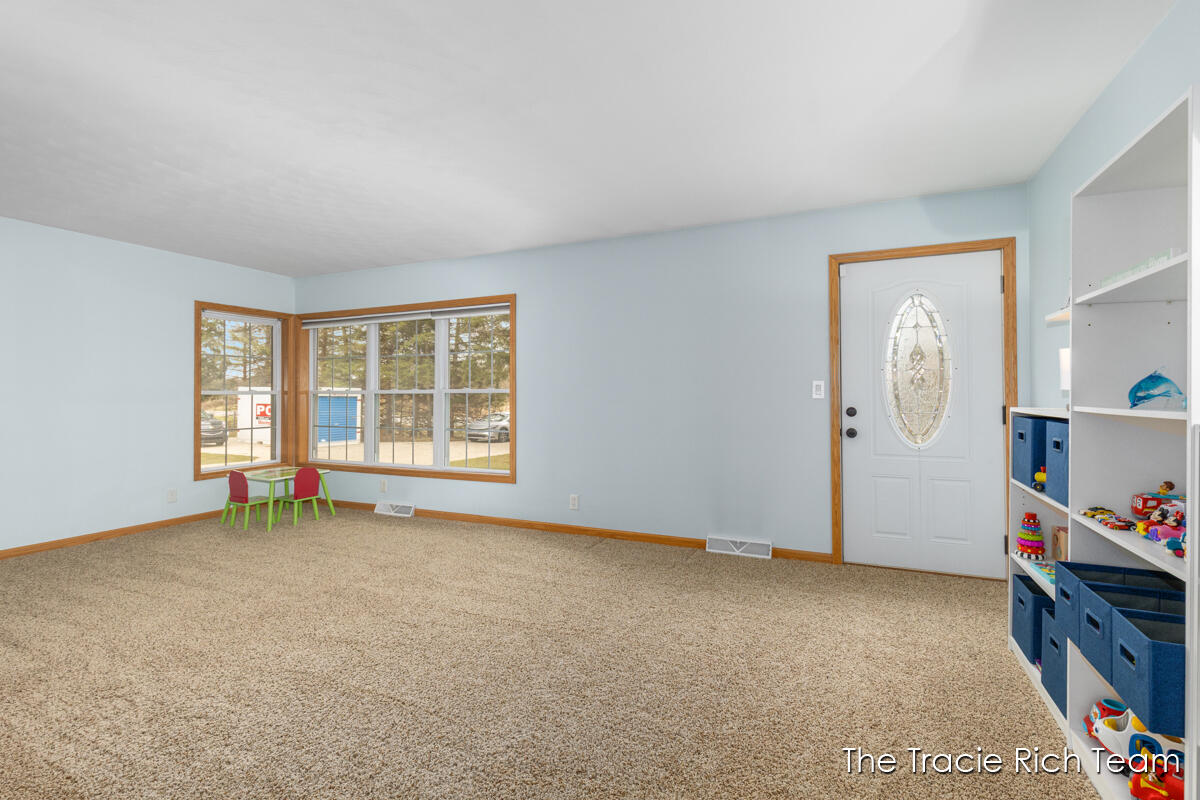 6640 Pine Island Drive, Comstock Park, MI, 49321-9538