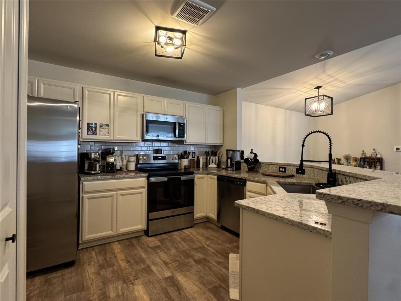 22113 Aberdeen Drive, Macomb, MI, 48042-3618