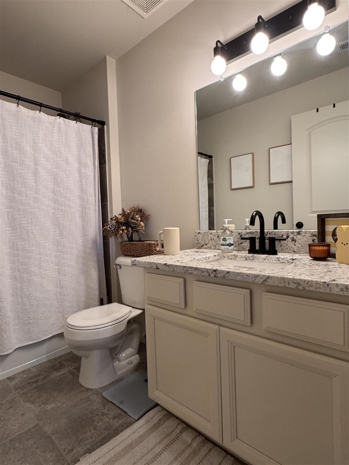 22113 Aberdeen Drive, Macomb, MI, 48042-3618