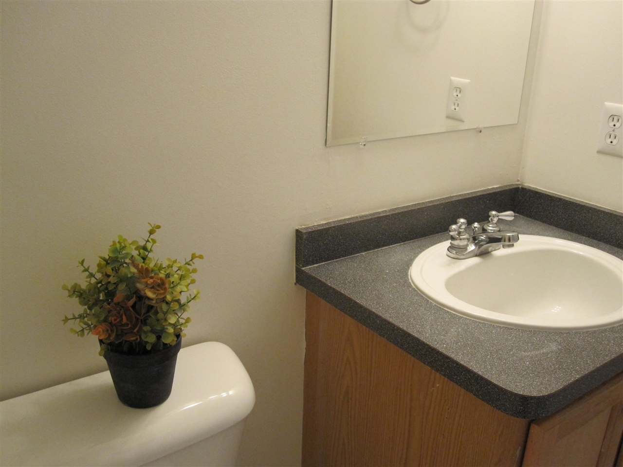 3055 Barclay Way, Ann Arbor, MI, 48105-9464