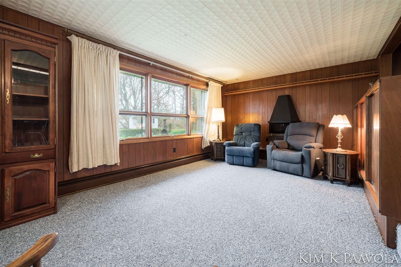 916 James Street, Plainwell, MI, 49080-1816