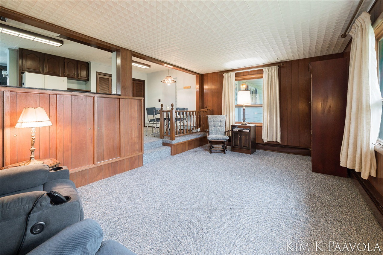 916 James Street, Plainwell, MI, 49080-1816