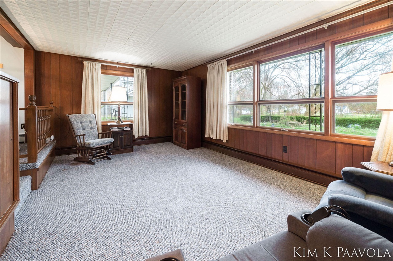 916 James Street, Plainwell, MI, 49080-1816