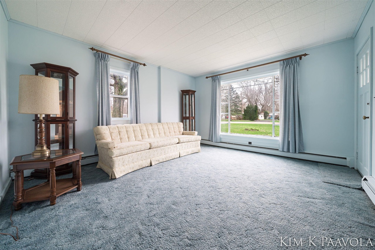 916 James Street, Plainwell, MI, 49080-1816