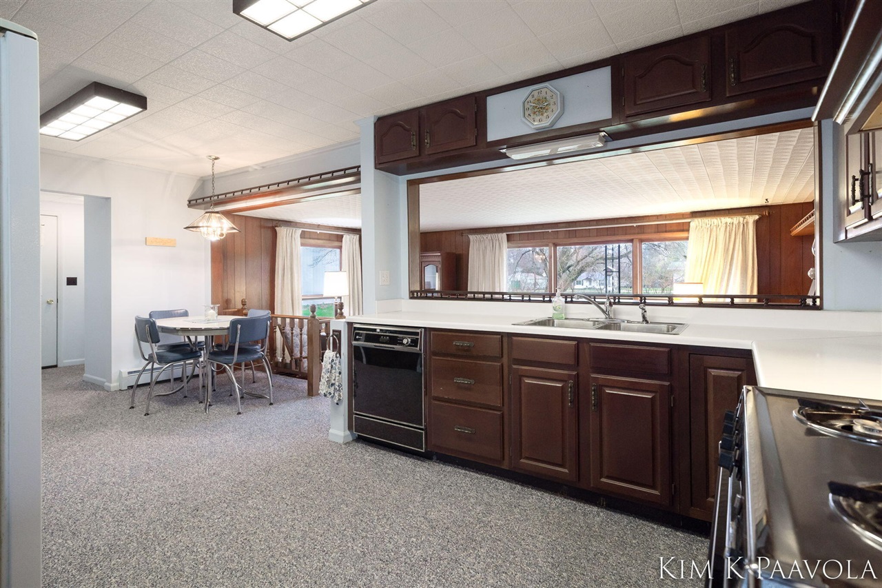 916 James Street, Plainwell, MI, 49080-1816