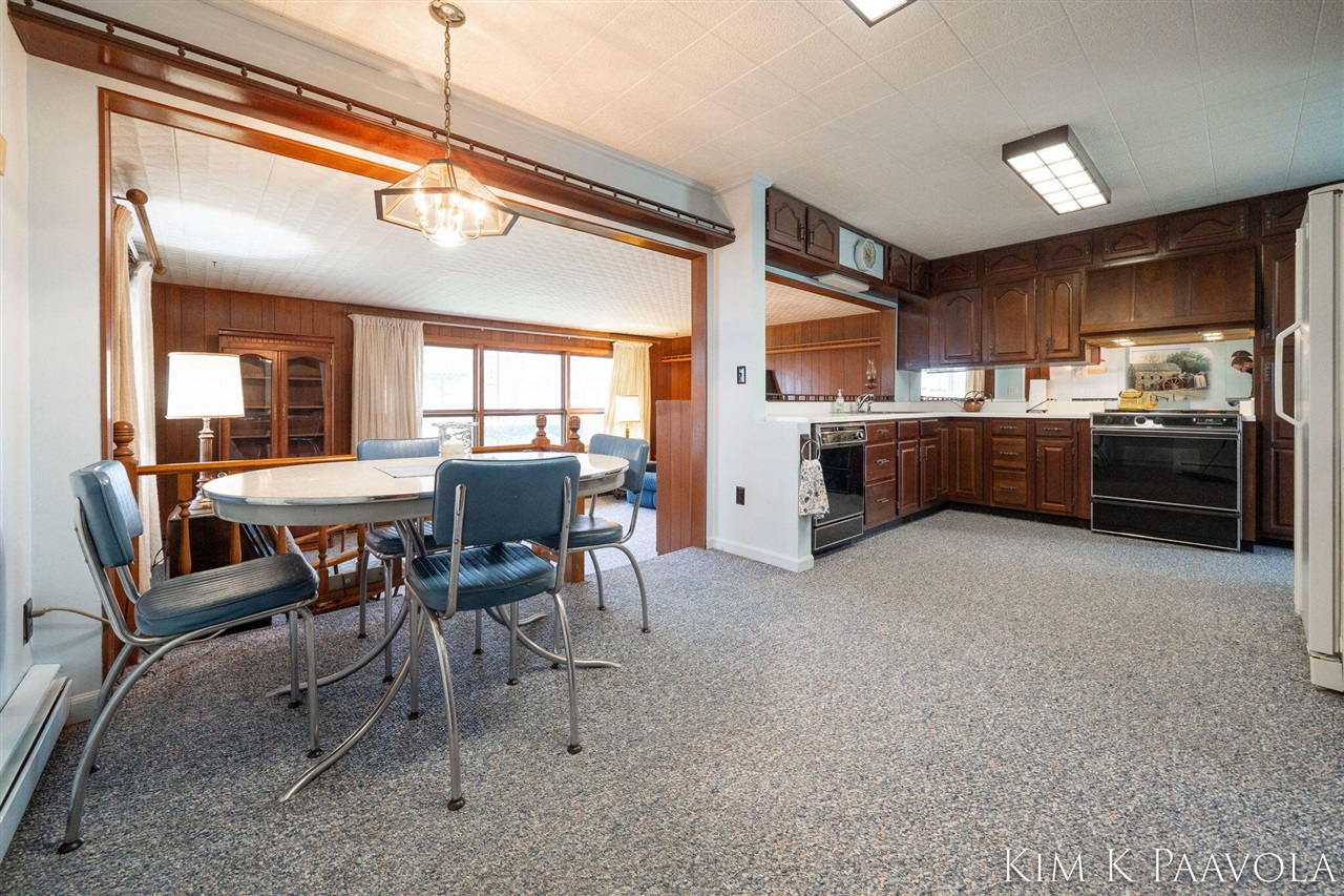 916 James Street, Plainwell, MI, 49080-1816