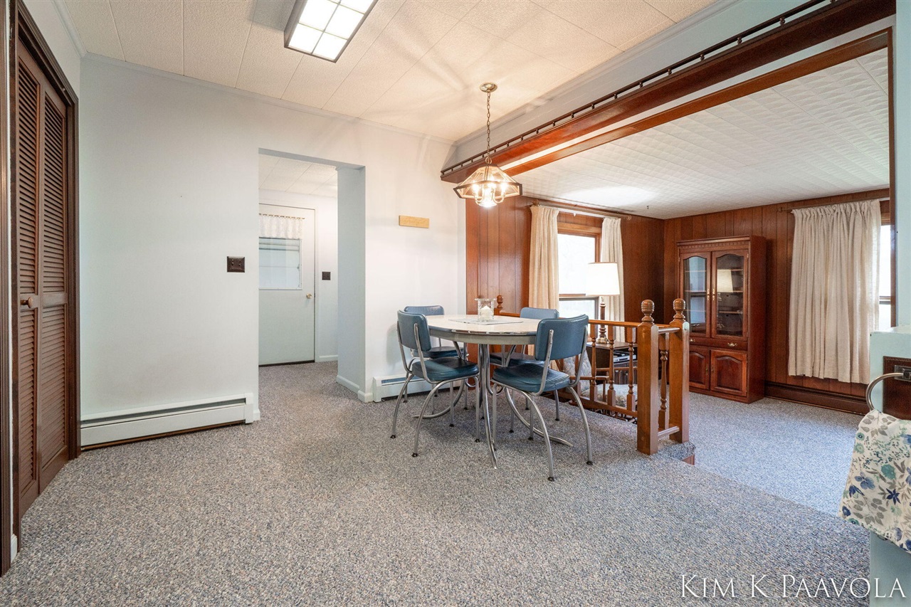 916 James Street, Plainwell, MI, 49080-1816