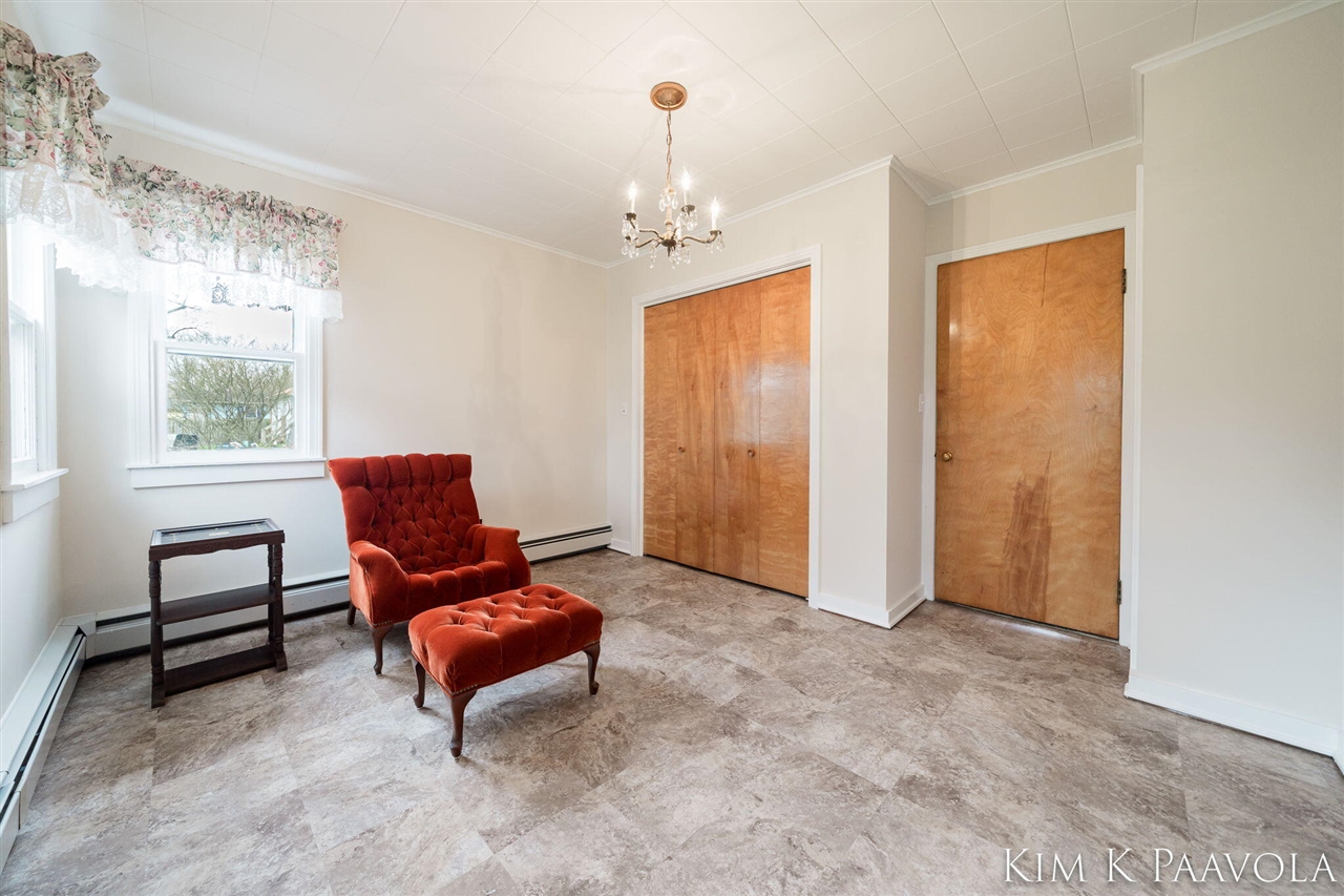 916 James Street, Plainwell, MI, 49080-1816