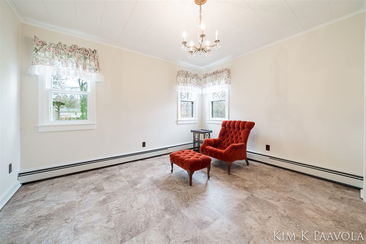 916 James Street, Plainwell, MI, 49080-1816