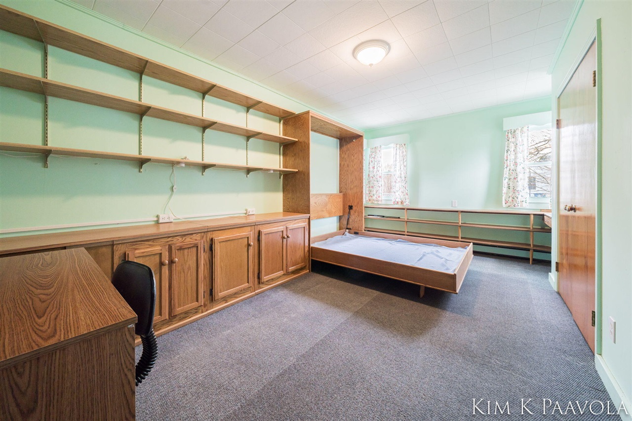 916 James Street, Plainwell, MI, 49080-1816