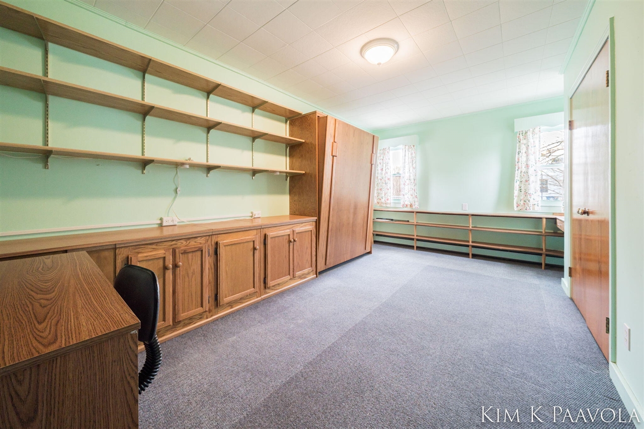 916 James Street, Plainwell, MI, 49080-1816