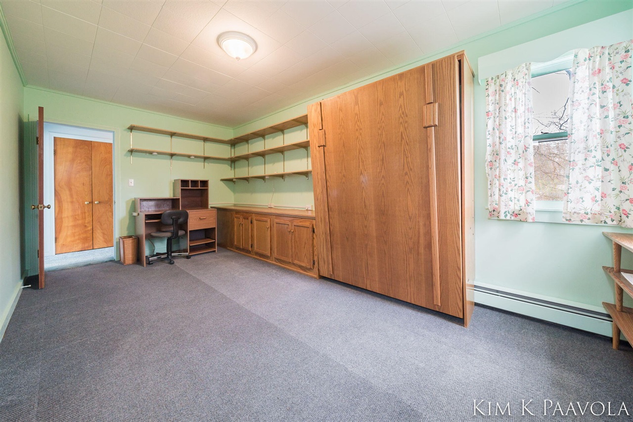 916 James Street, Plainwell, MI, 49080-1816