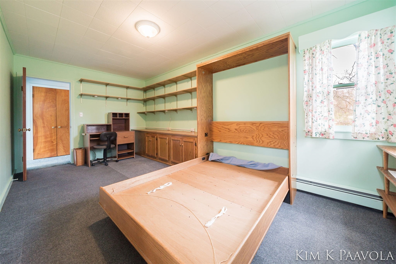 916 James Street, Plainwell, MI, 49080-1816