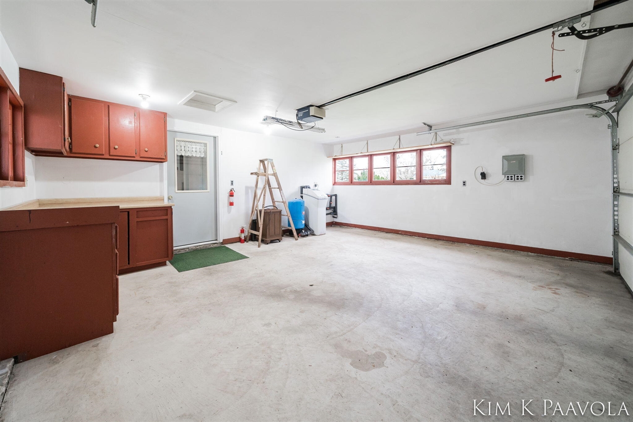 916 James Street, Plainwell, MI, 49080-1816