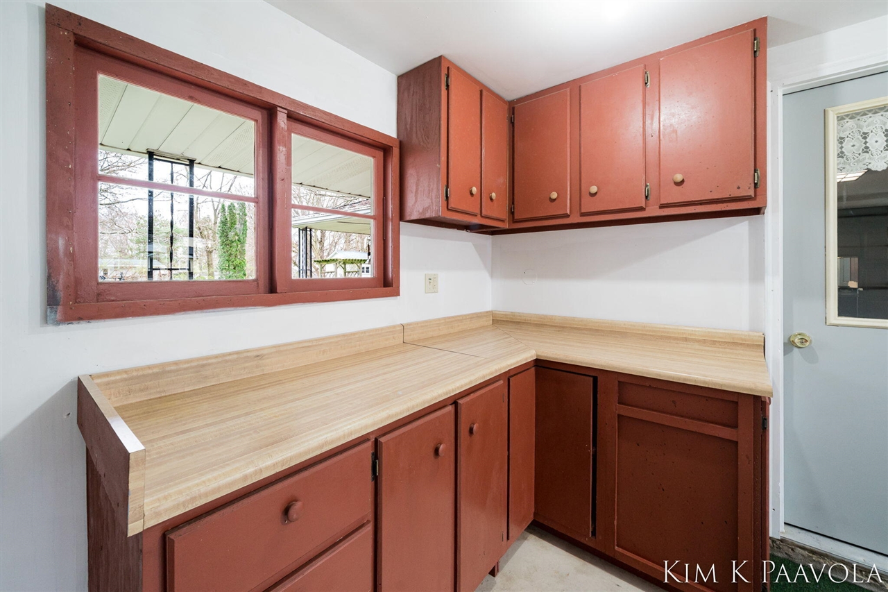 916 James Street, Plainwell, MI, 49080-1816