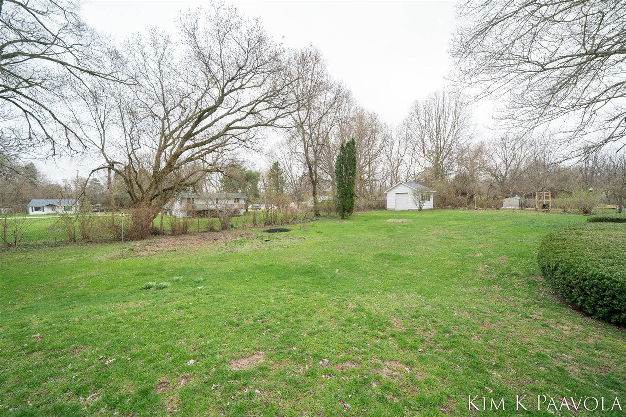 916 James Street, Plainwell, MI, 49080-1816