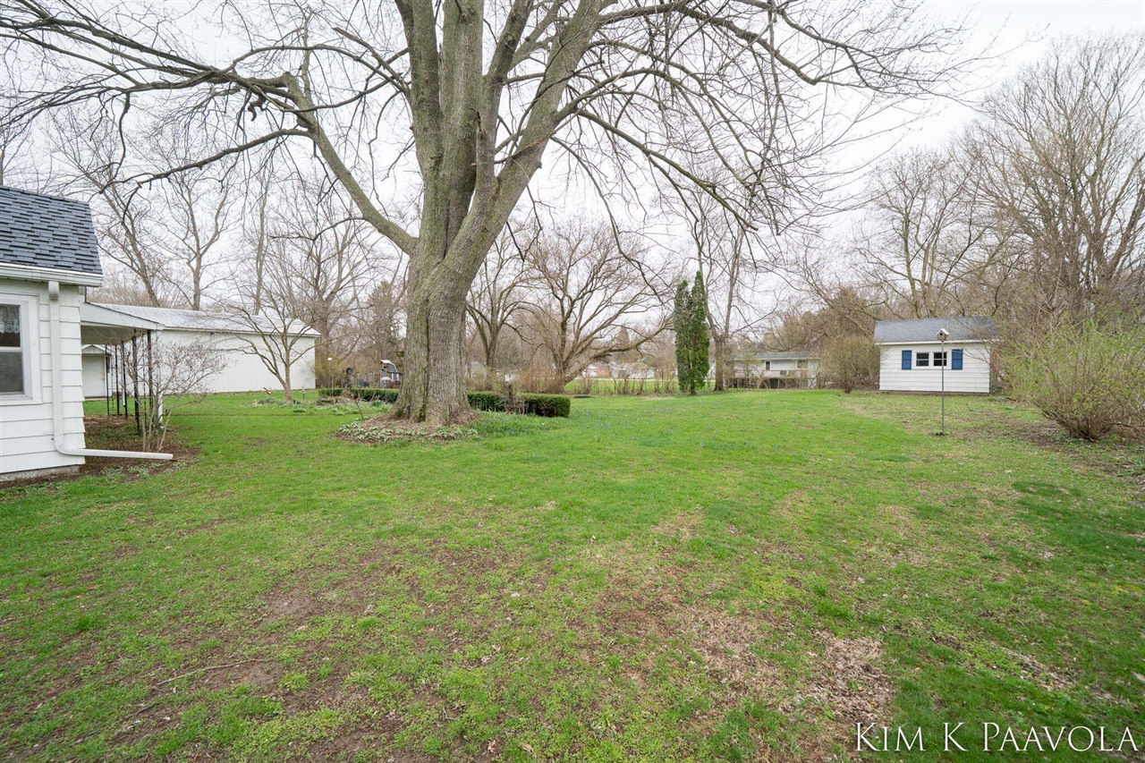 916 James Street, Plainwell, MI, 49080-1816