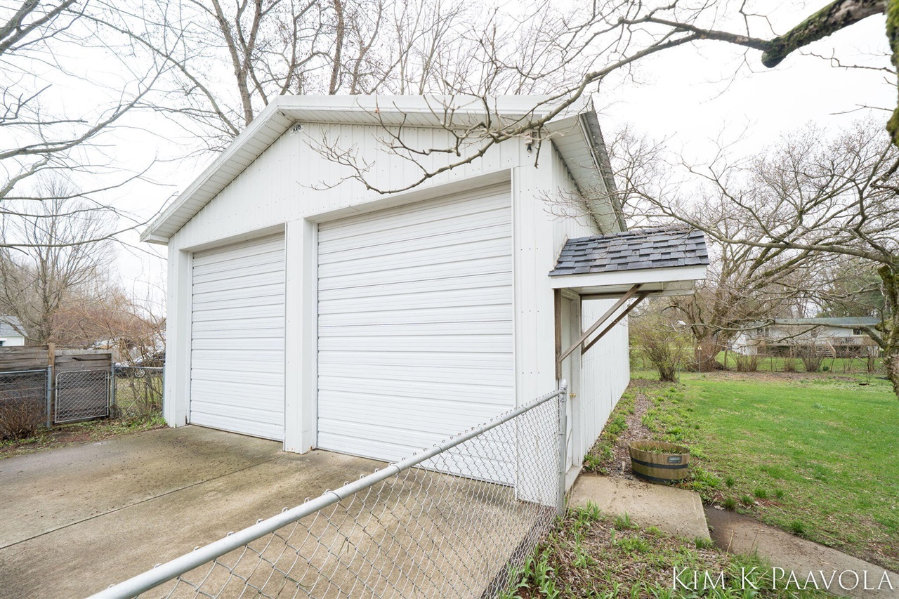 916 James Street, Plainwell, MI, 49080-1816